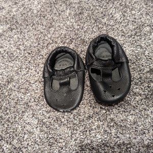 Leather baby shoes